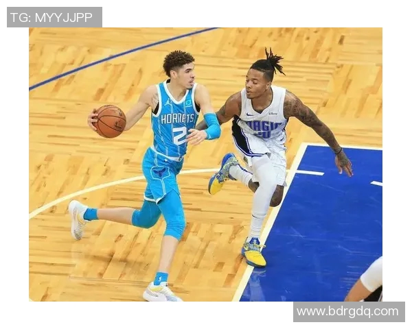 哈维西蒙斯:新生代足球明星的崛起与未来发展潜力分析